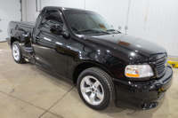 8k-km 2001 Ford F-150 SVT Lightning
